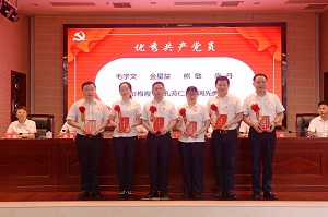 10  优秀共产党.jpg